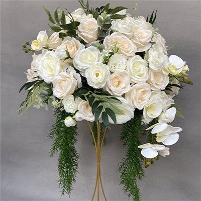 Hiasan Tengah Bunga Perkahwinan yang Elegan