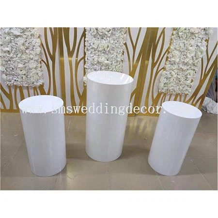 white gloss pedestal